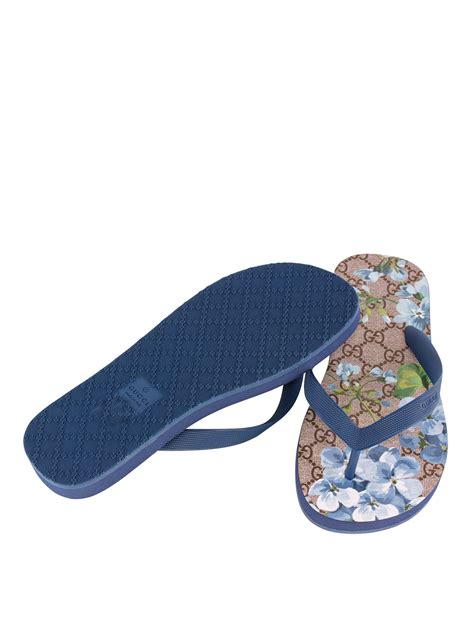 gucci bloom flip flops|scialle gucci blooms.